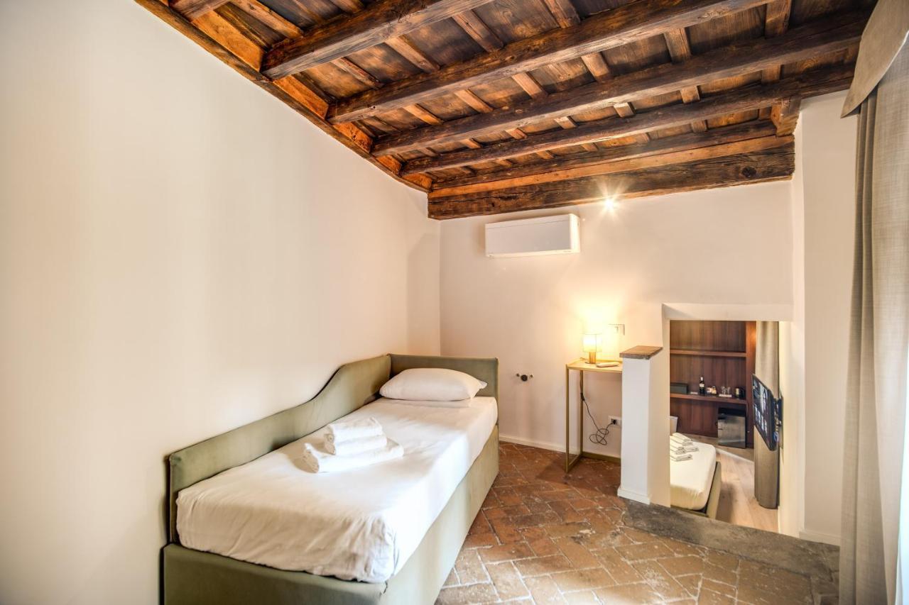 Capranica Private Suites Rome Bagian luar foto